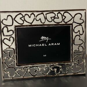 Michael Aram Heart Photo Frame 4x6 Silver Tone Sculptural Hearts – Boxed